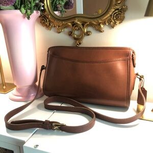 Vintage Coach Taylor Zip Bag 9944